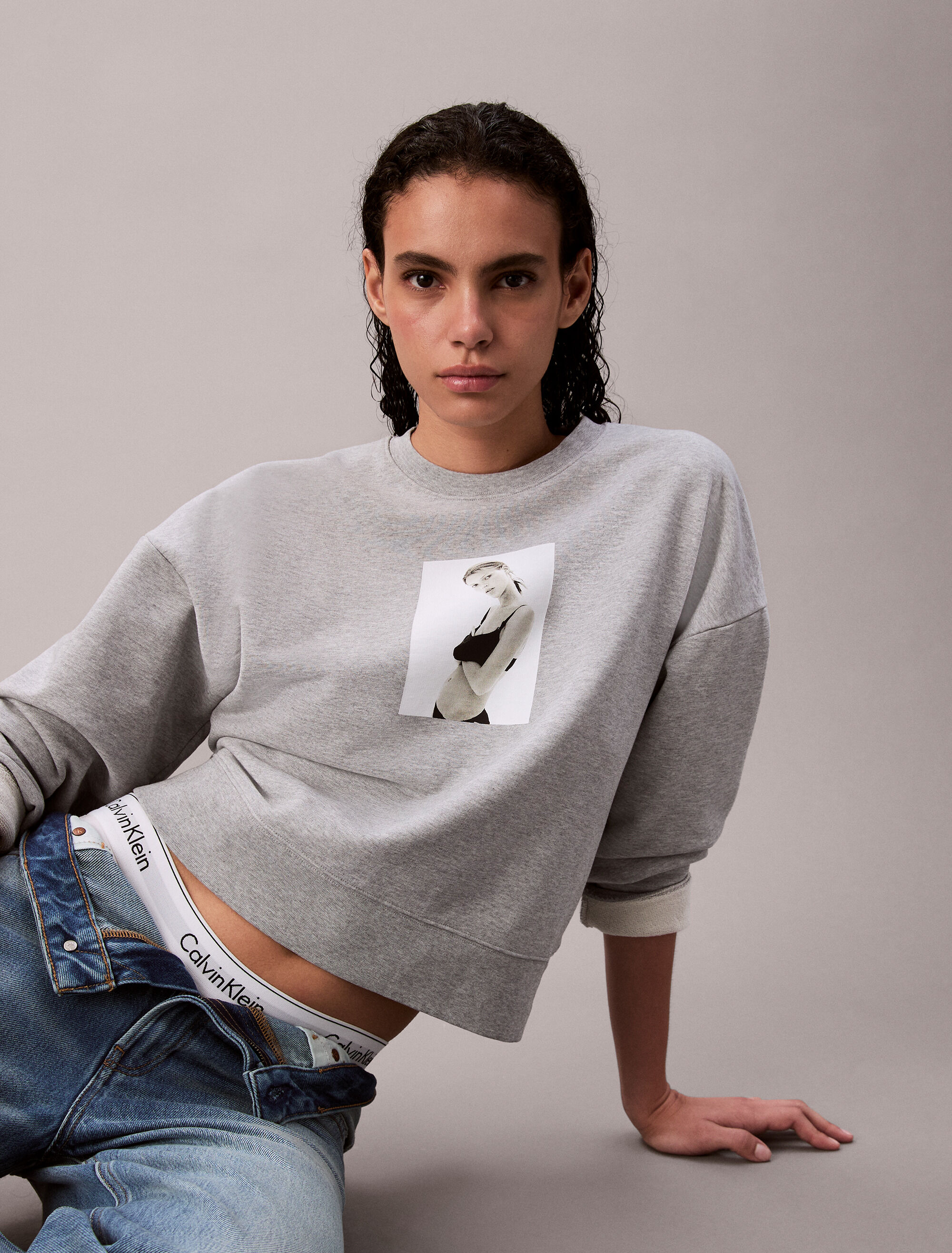 Kate Moss Terry Graphic Relaxed Sweatshirt | grey | Calvin