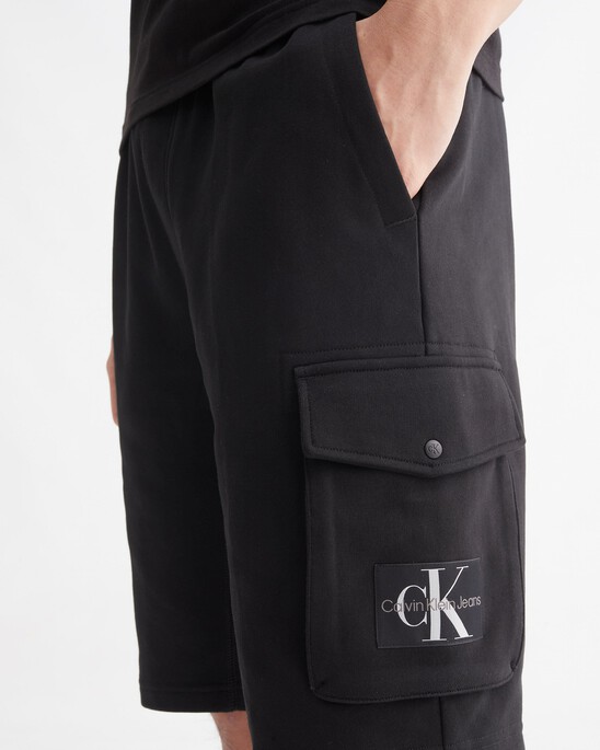 MONOGRAM  BADGE  SWEAT SHORTS