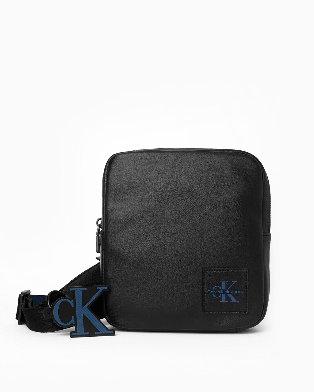 Calvin Klein reporter bag in black