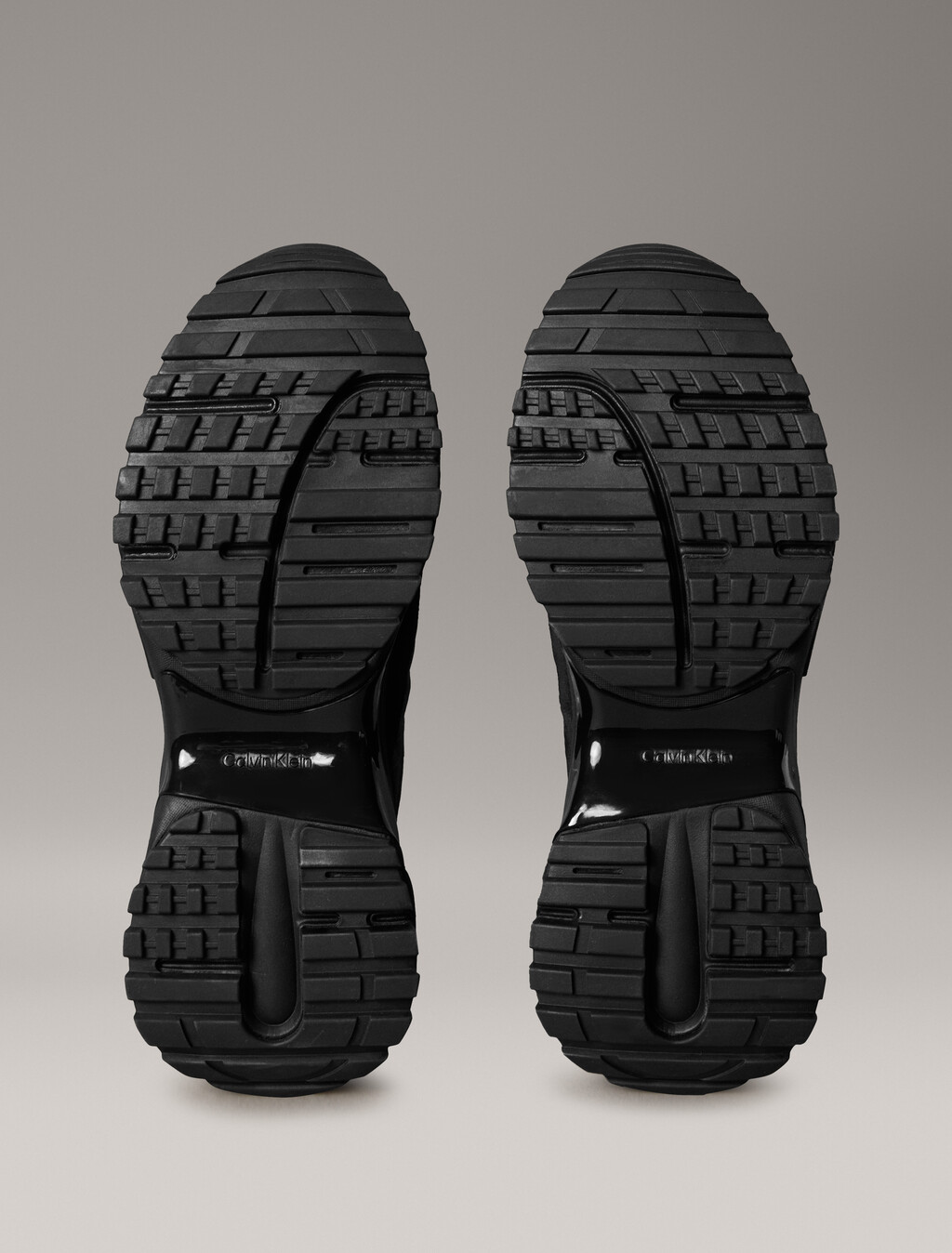 麂皮及徽章標誌尼龍運動鞋, Triple Black, hi-res