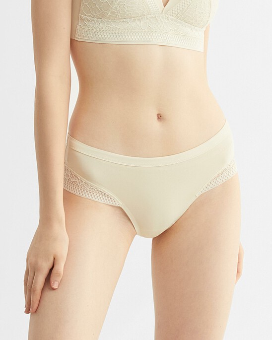 Invisibles Lace Hipster