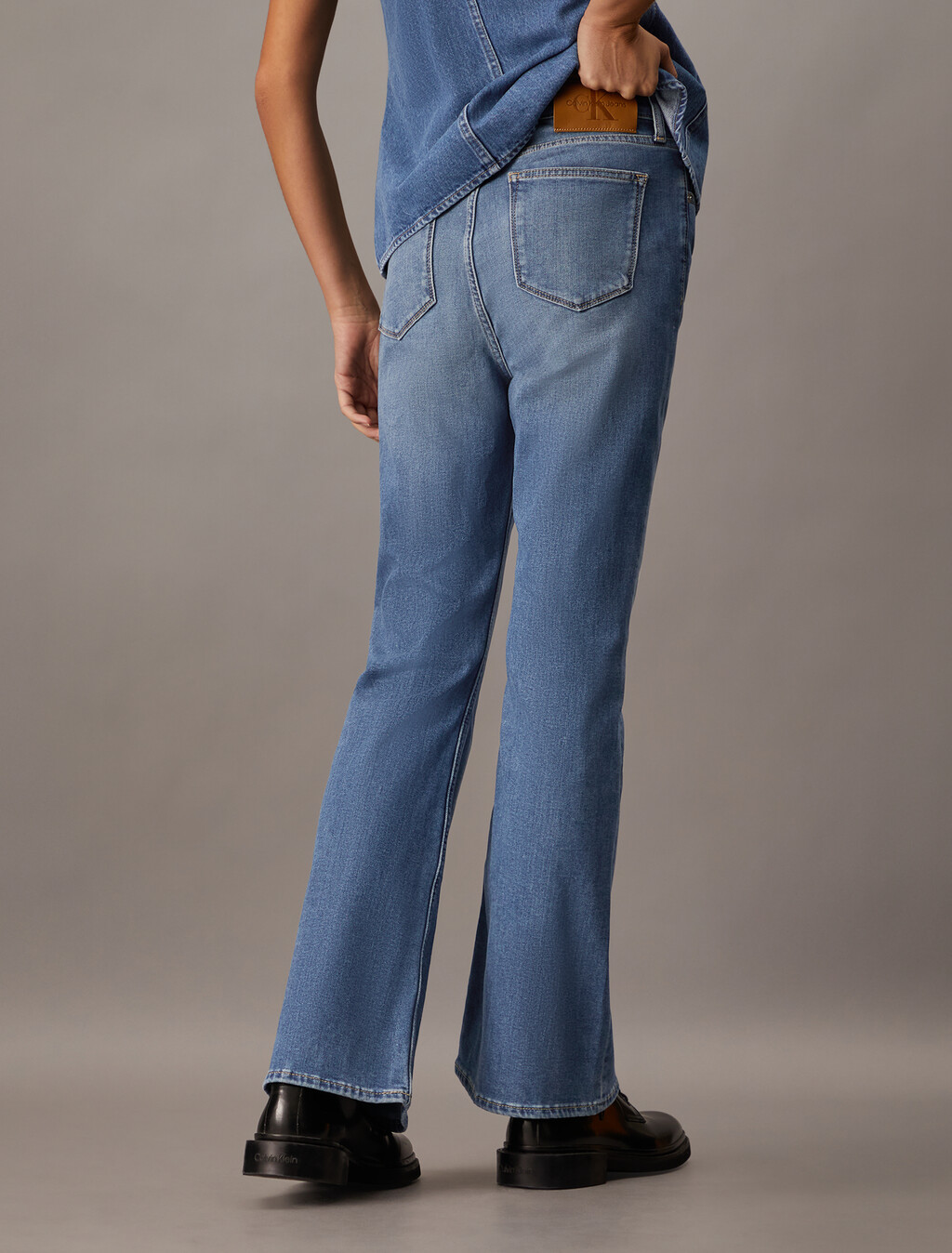 Luxe Lined 高腰喇叭牛仔褲, Denim Medium, hi-res
