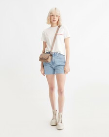 MINIMAL MONOGRAM 翻蓋紋理斜肩包, TRUFFLE, hi-res