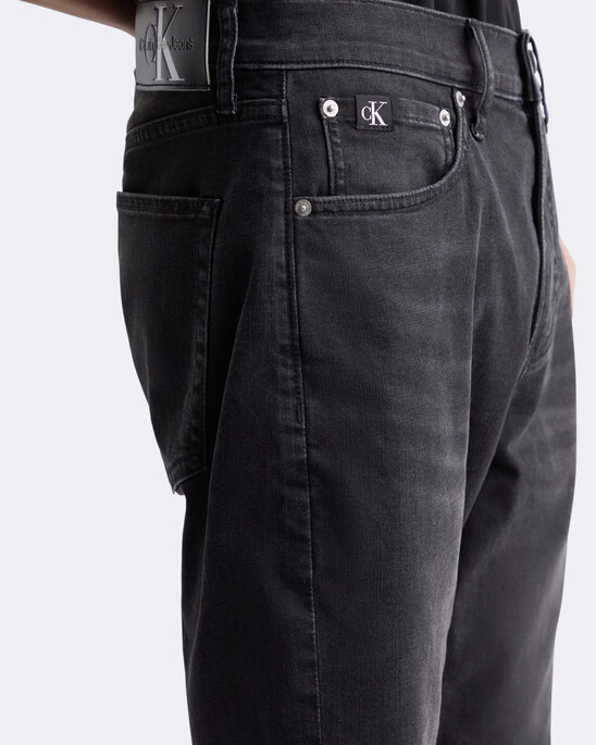 37.5 Black Regular Straight Denim Shorts