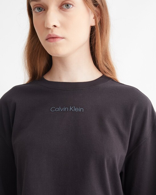 ESSENTIALS CROPPED LONG SLEEVE TEE