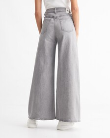 SUSTAINABLE LOW RISE LOOSE JEANS, Bleached Grey Pleated, hi-res