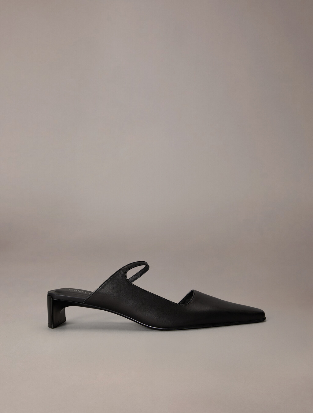 Set Back Heel Pump, Black, hi-res