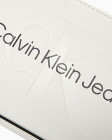 SCULPTED MONOGRAM 掛肩萬用袋, ANCIENT WHITE, hi-res