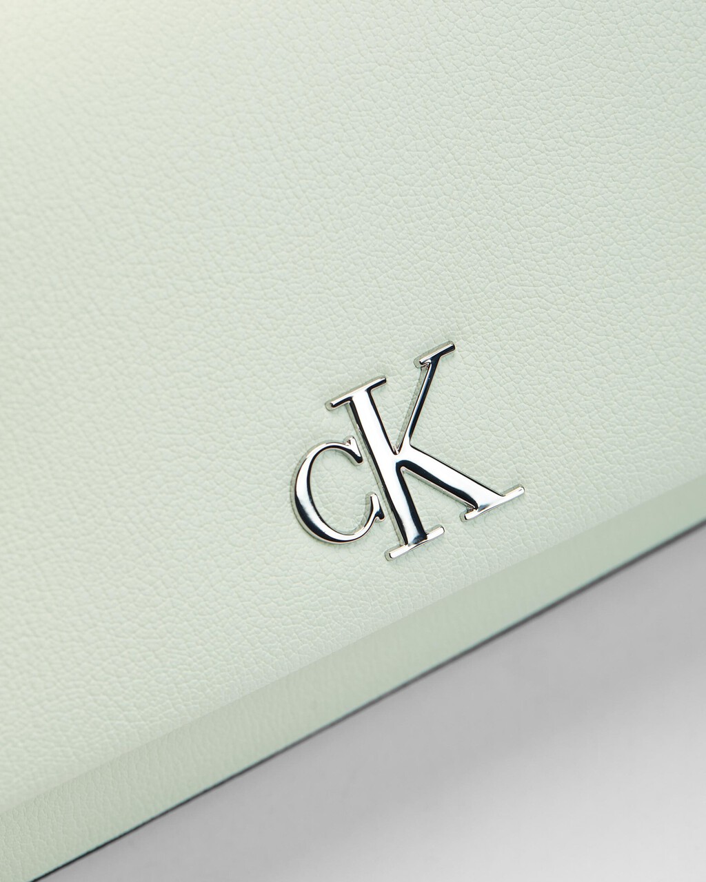 Minimal Monogram Flap Bag With Chain 25Cm, MINT, hi-res
