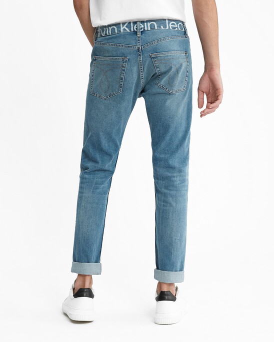 Ultimate Stretch Modern Taper Jeans