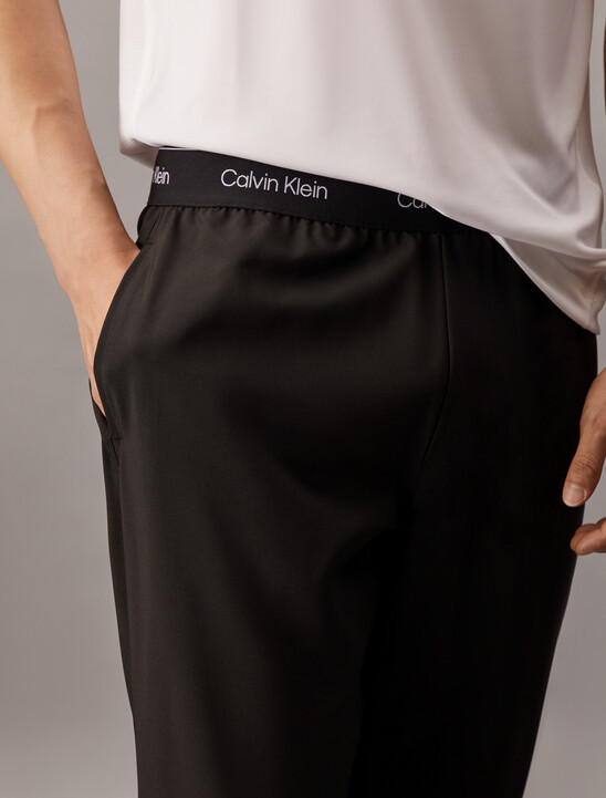 Essentials Woven Pant