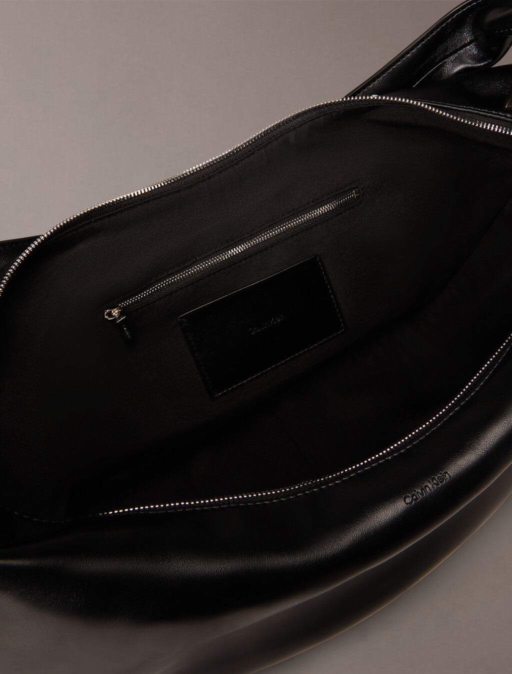 CK Pinched 大新月包, Black, hi-res