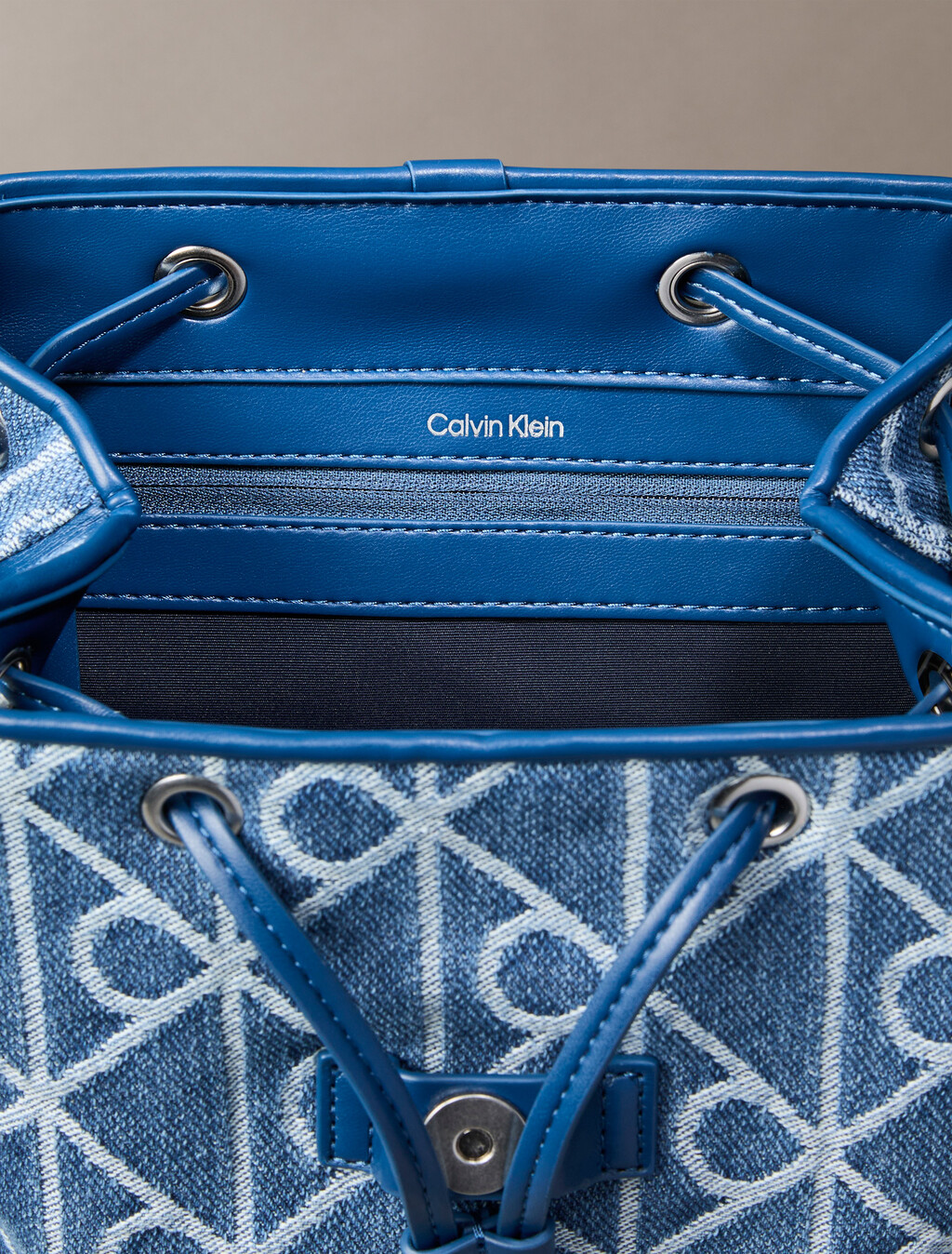 牛仔布標誌提花背囊, Denim JQD Medium Wash, hi-res