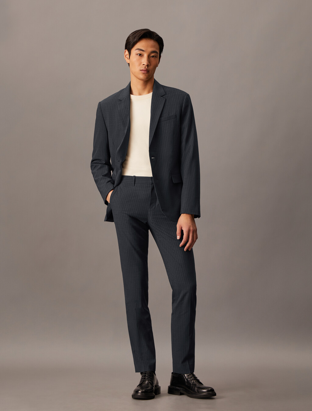 Refined Wool Blend Pinstripe Slim Blazer, Charcoal Heather, hi-res