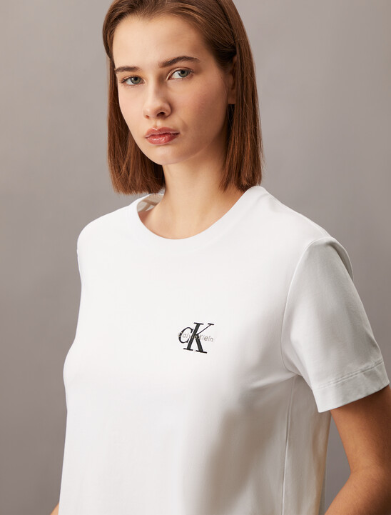 Core Essentials Monogram 刺繡 T 恤