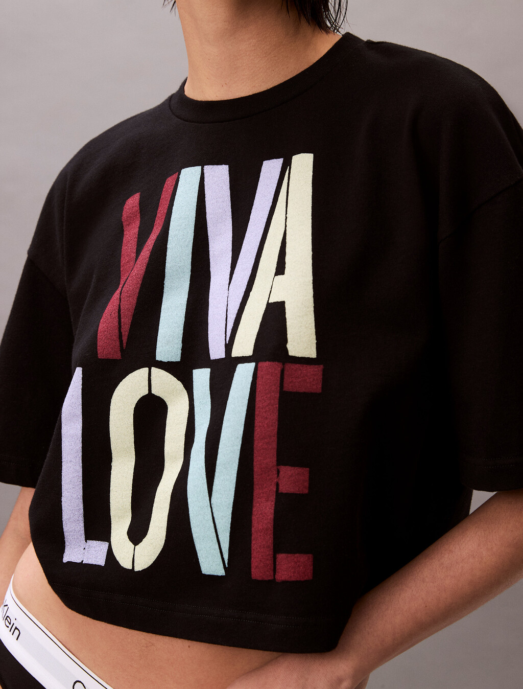 Pride Viva Love 印花圖案寬鬆短版 T 恤, Black, hi-res