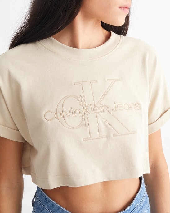 ICONIC UTILITY MONOLOGO CROPPED TEE