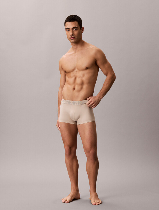 Icon 超細纖維彈性金屬感低腰平口內褲