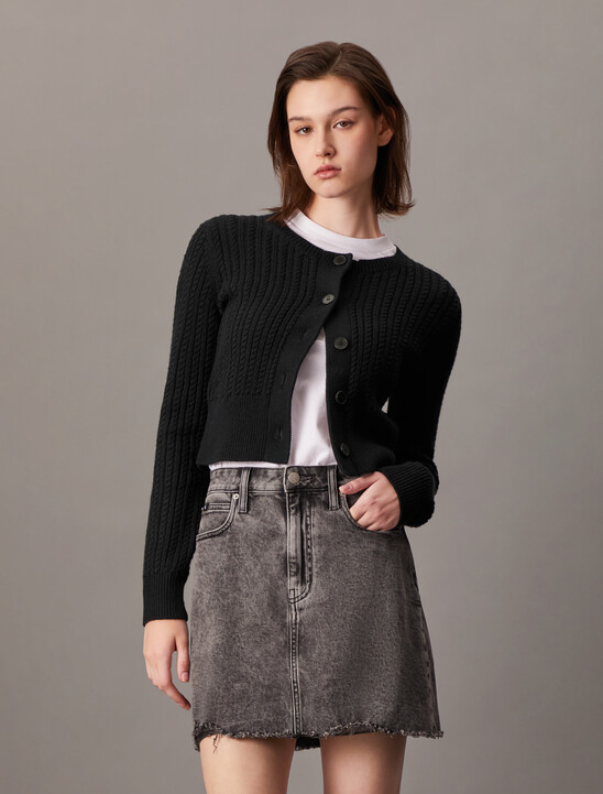 Cropped Cable Knit Cardigan