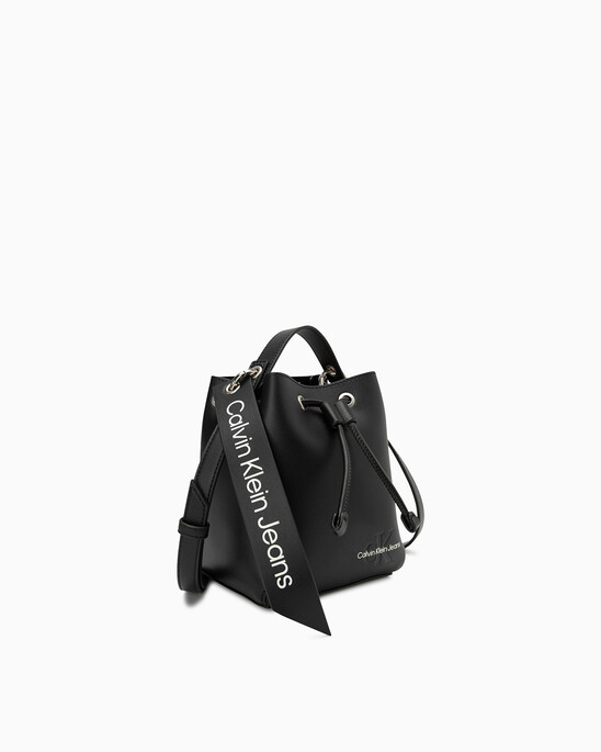 SCULPTED BUCKET BAG
