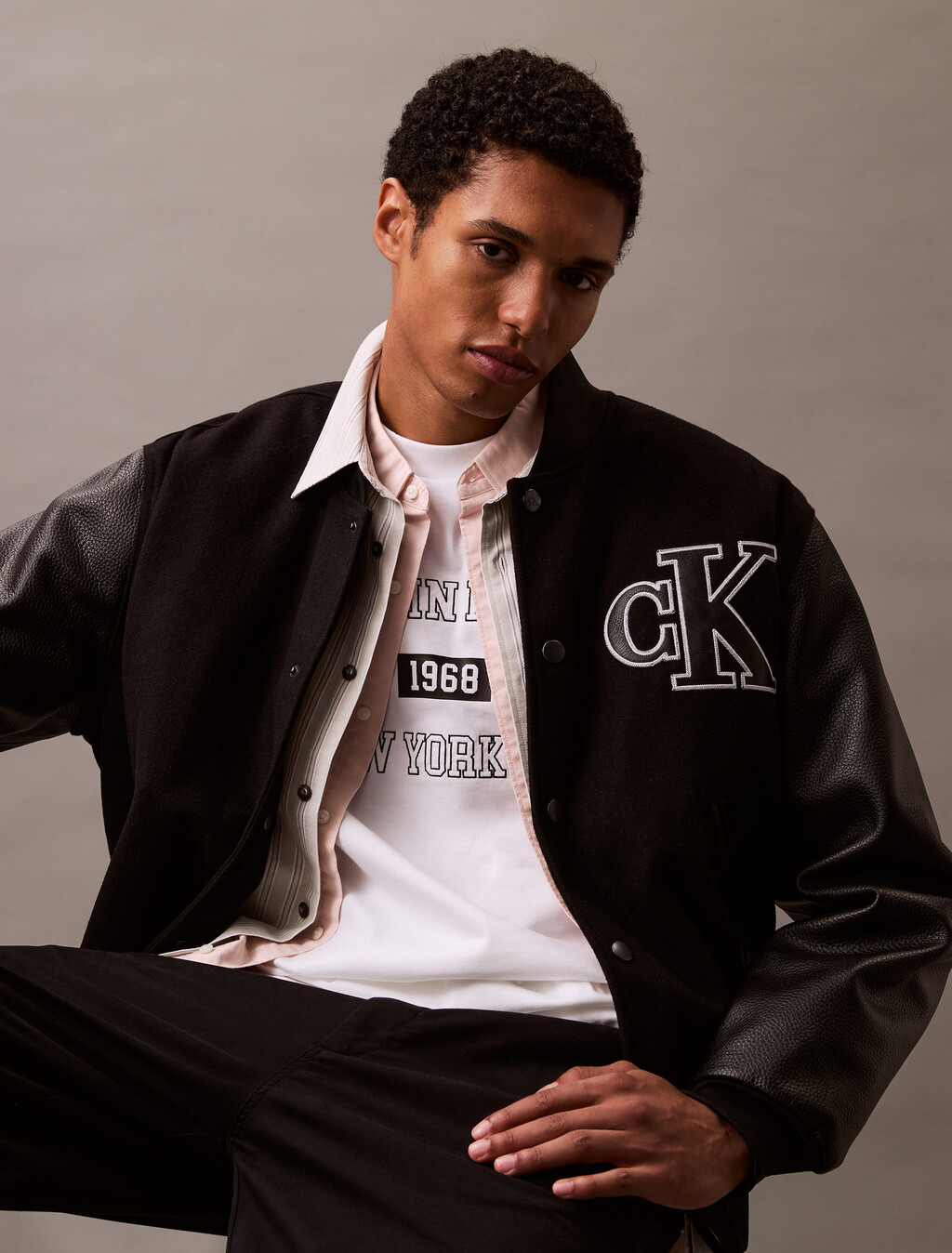 Calvin Klein New York 校隊風寬鬆 T 恤, Brilliant White, hi-res