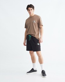 INFINITE COOL MONOGRAM 標準版型 T 裇, Shitake, hi-res
