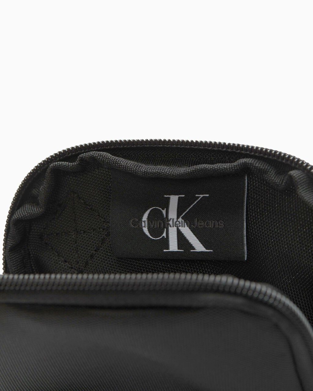 SPORT ESSENTIALS 斜揹手機袋, BLACK, hi-res