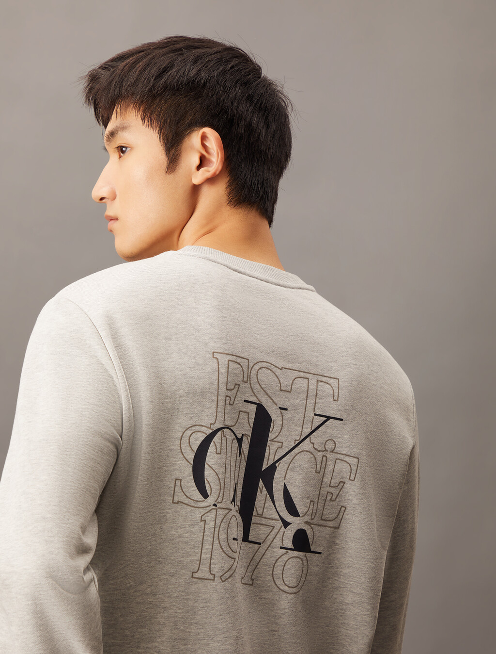 後背 Monogram 標誌印花衛衣, Light Grey Heather, hi-res