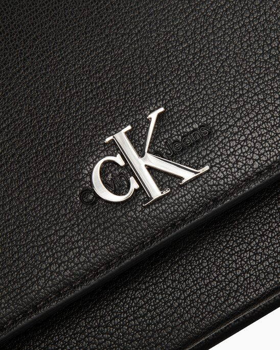 FLAP CROSSBODY BAG WITH CHAIN