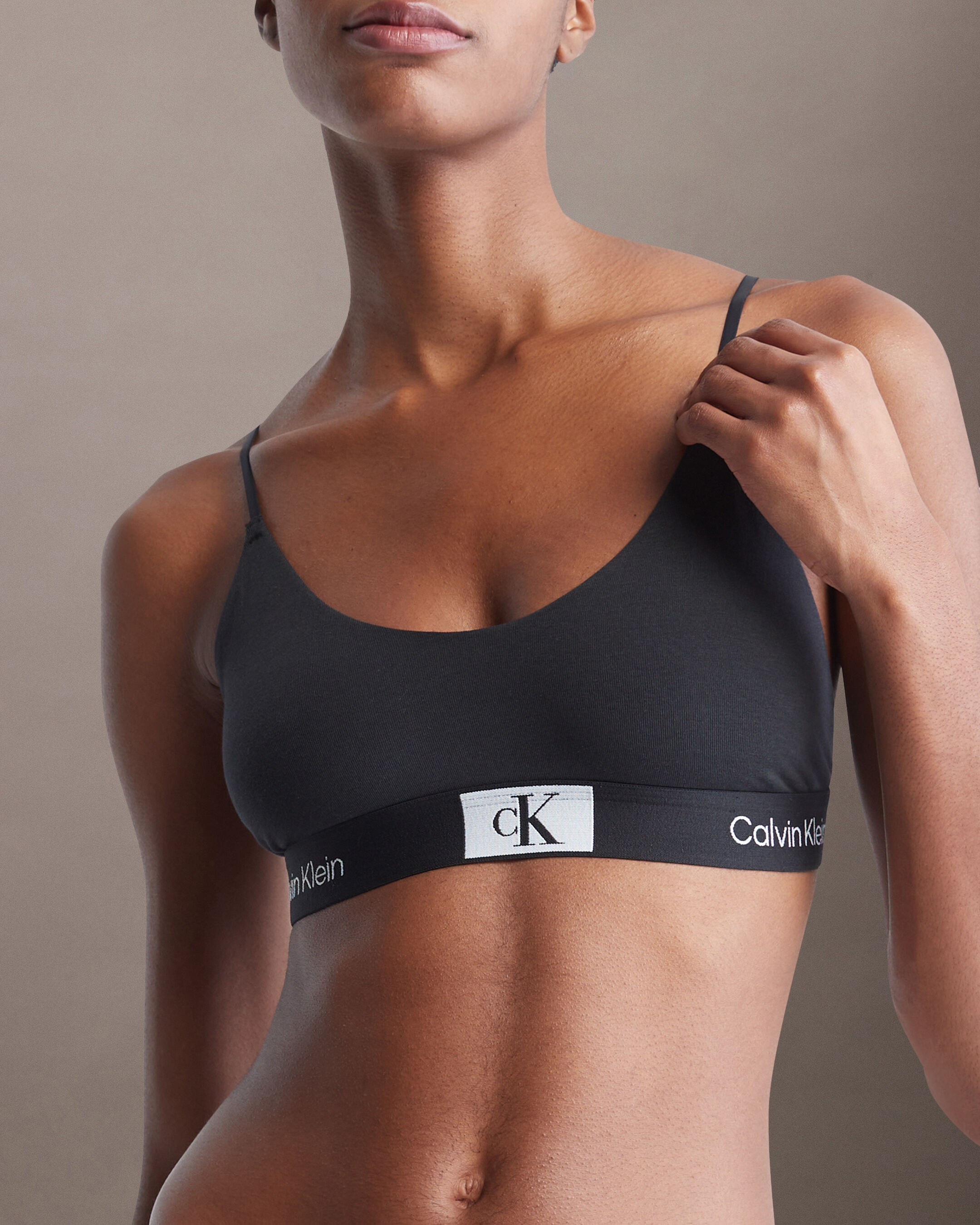 Black bralette sale calvin klein