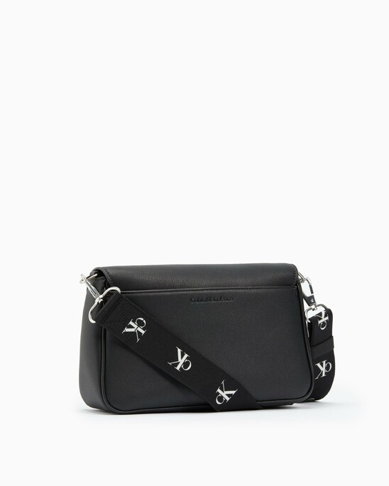 ULTRALIGHT CONVERTIBLE FLAP BAG