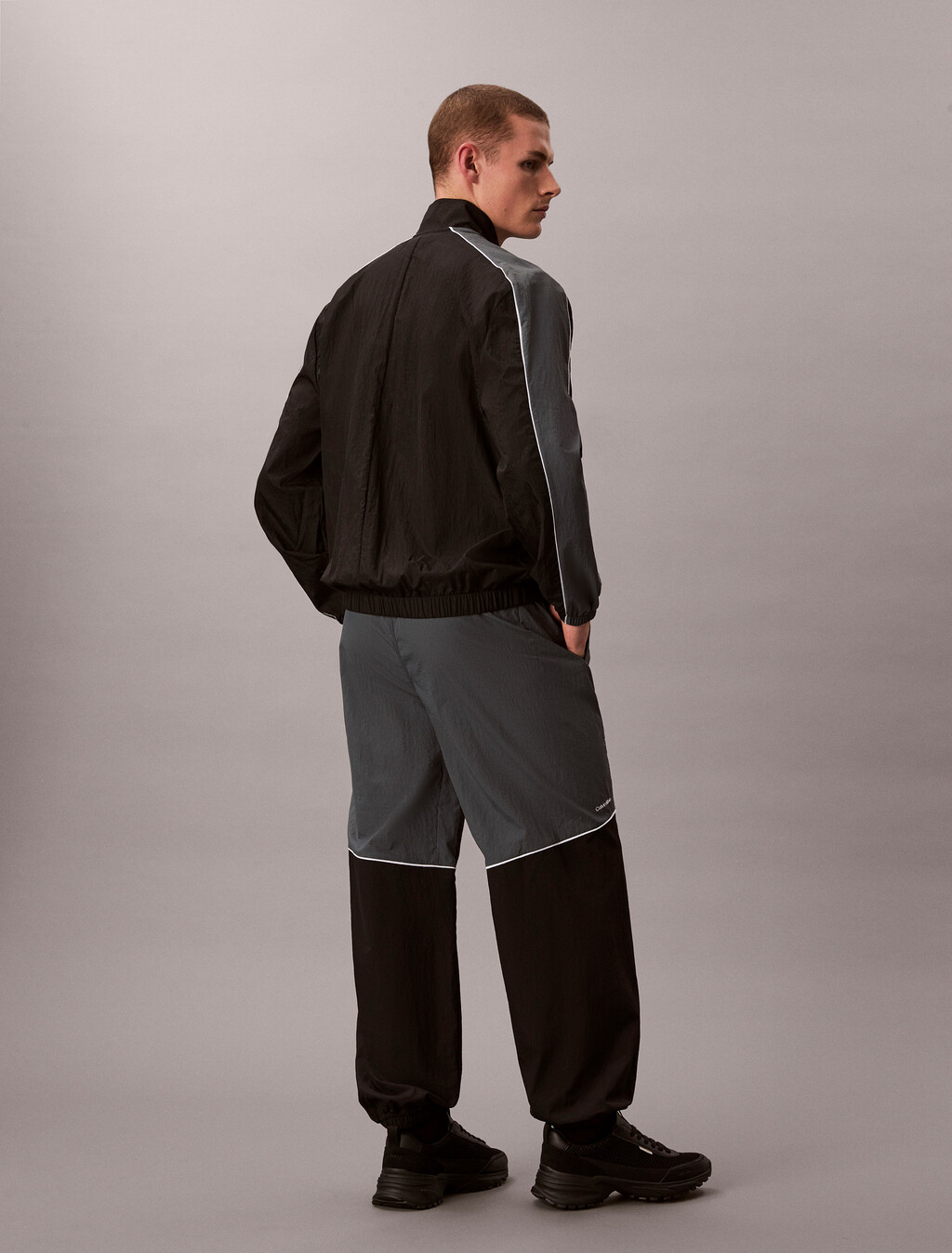 Water-Resistant Travel Gym Trousers, Black / Turbulence, hi-res