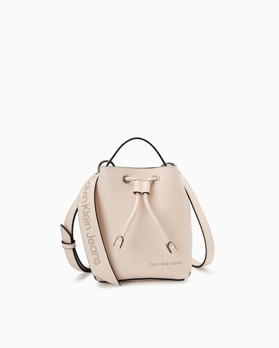 SCULPTED BUCKET BAG