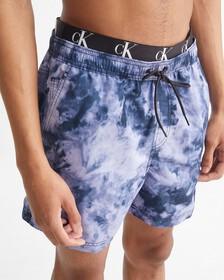 TIE DYE PRINT DOUBLE WAISTBAND MEDIUM SWIM SHORTS, Ck Tie Dye Black Aop, hi-res