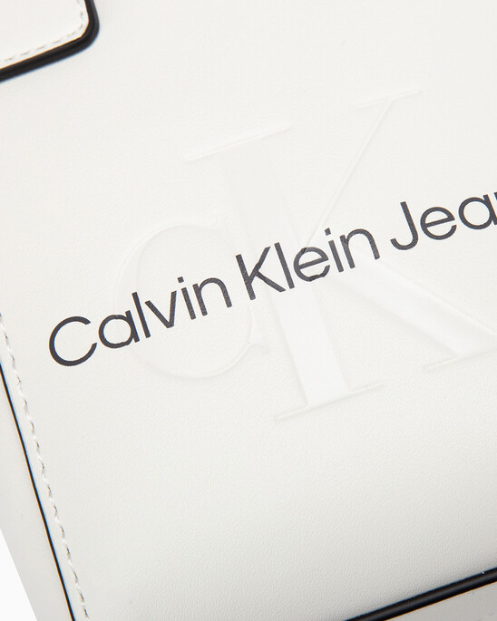 CKJ SCULPTED Monogram 微型手提袋