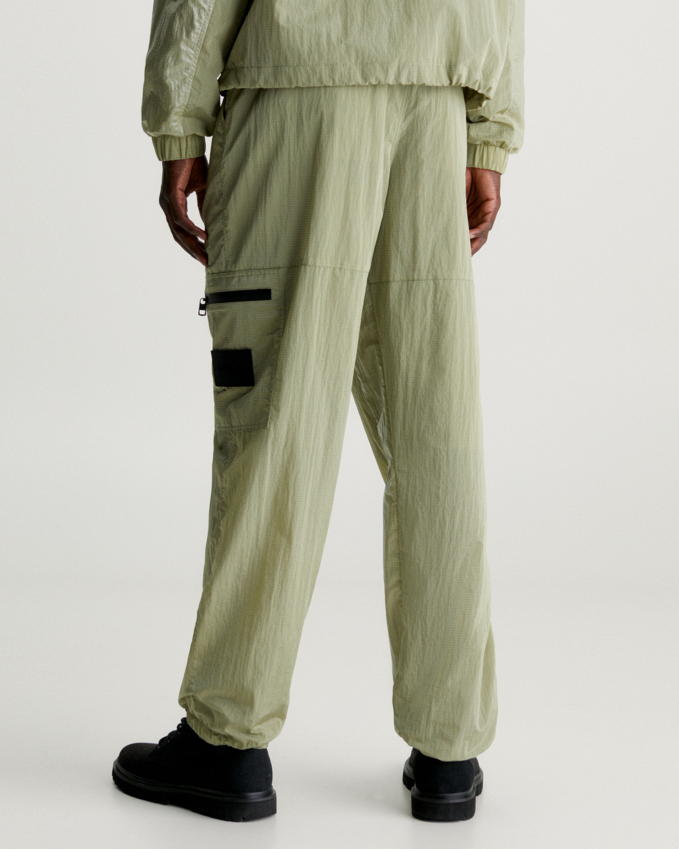 Relaxed Nylon Cargo Pants | green | Calvin Klein Hong Kong
