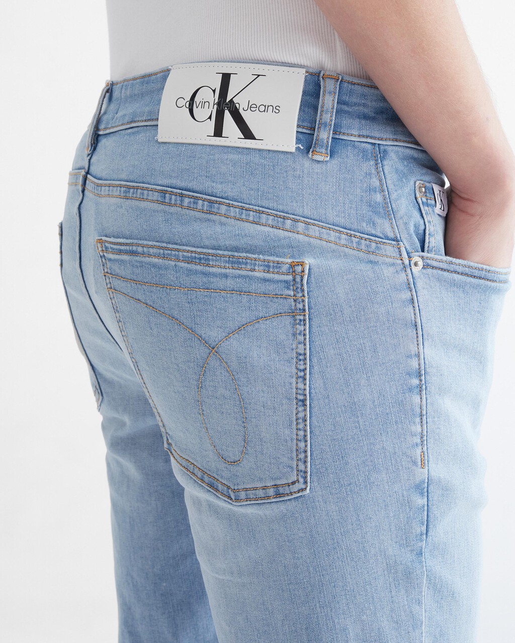 INFINITE FLEX DISTRESSED BODY TAPER JEANS, 028 CHALKY BLUE, hi-res