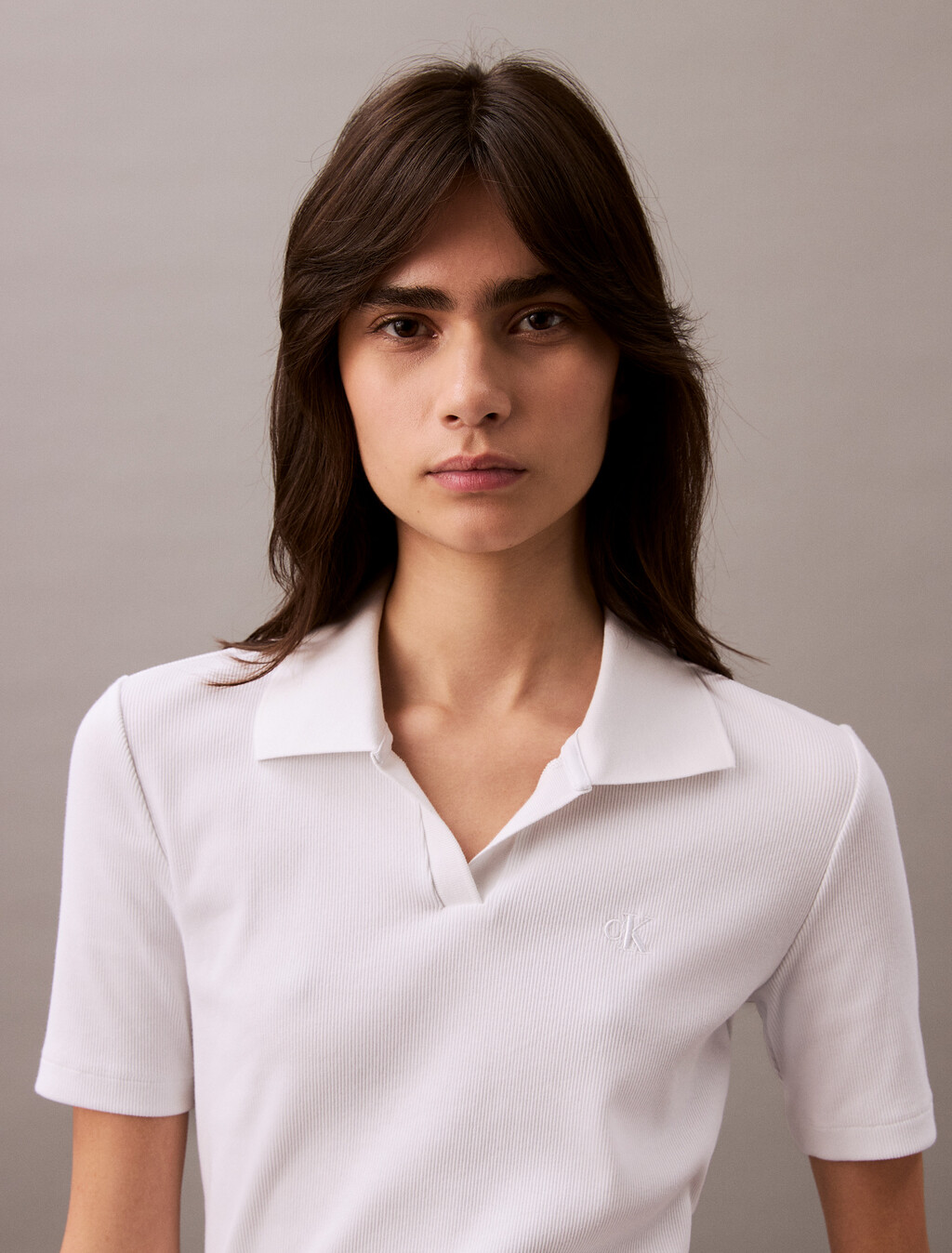 基本款修身 V 領 Polo 衫, Brilliant White, hi-res
