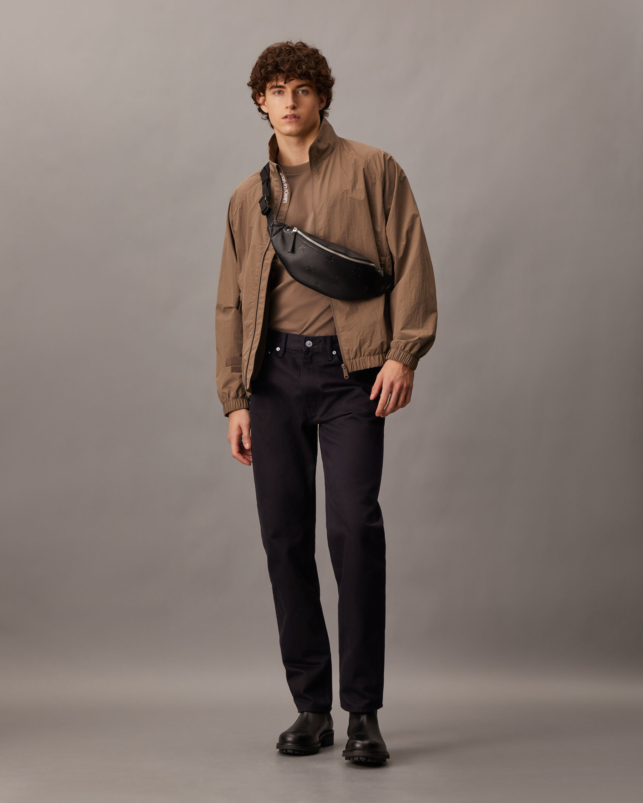 Monogram calvin klein 2025