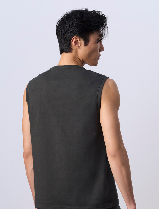 Jung Kook for Calvin Klein 寬肩背心