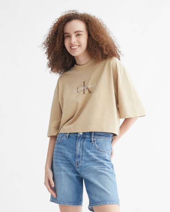 AMPLIFIED HEROES BOXY CROPPED TEE