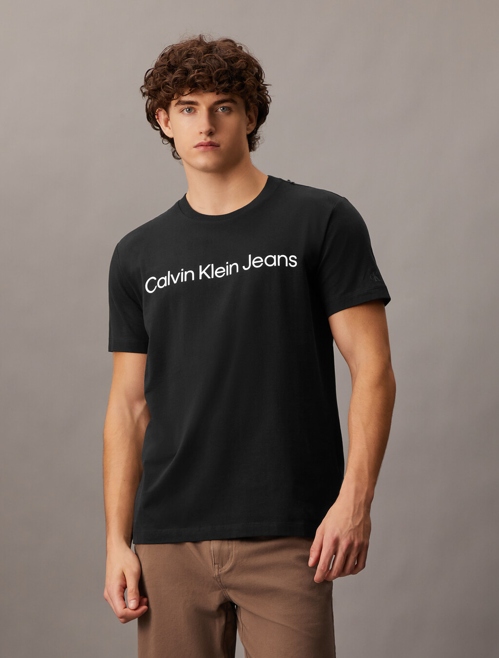 Institutional Logo Regular Short Sleeve Tee, Ck Black, hi-res