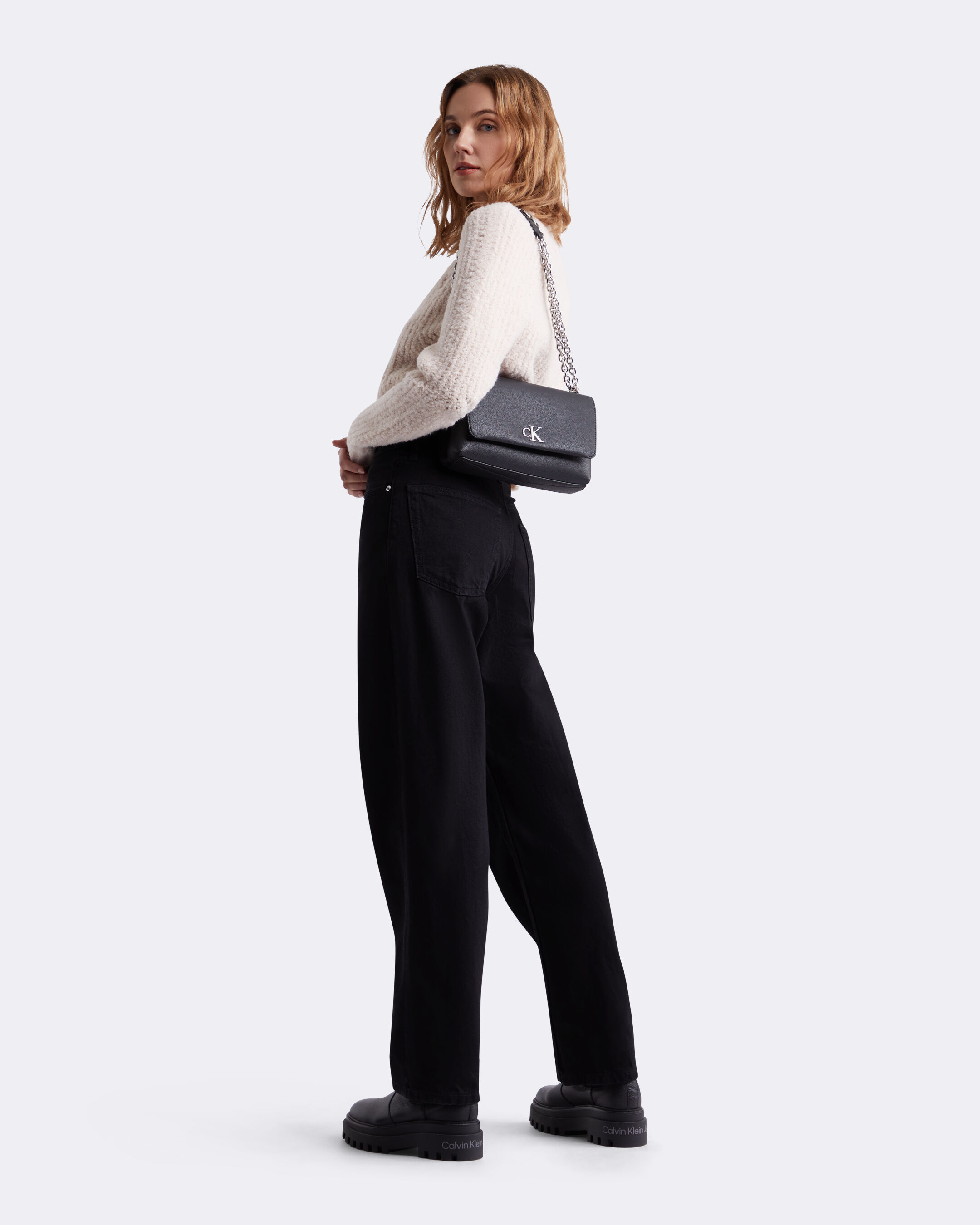 Calvin klein chain crossbody outlet