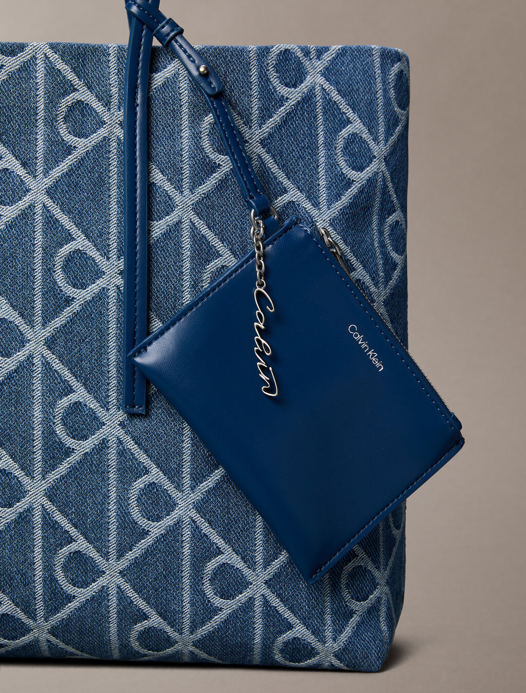 大牛仔托特包附萬用包, Denim JQD Medium Wash, hi-res