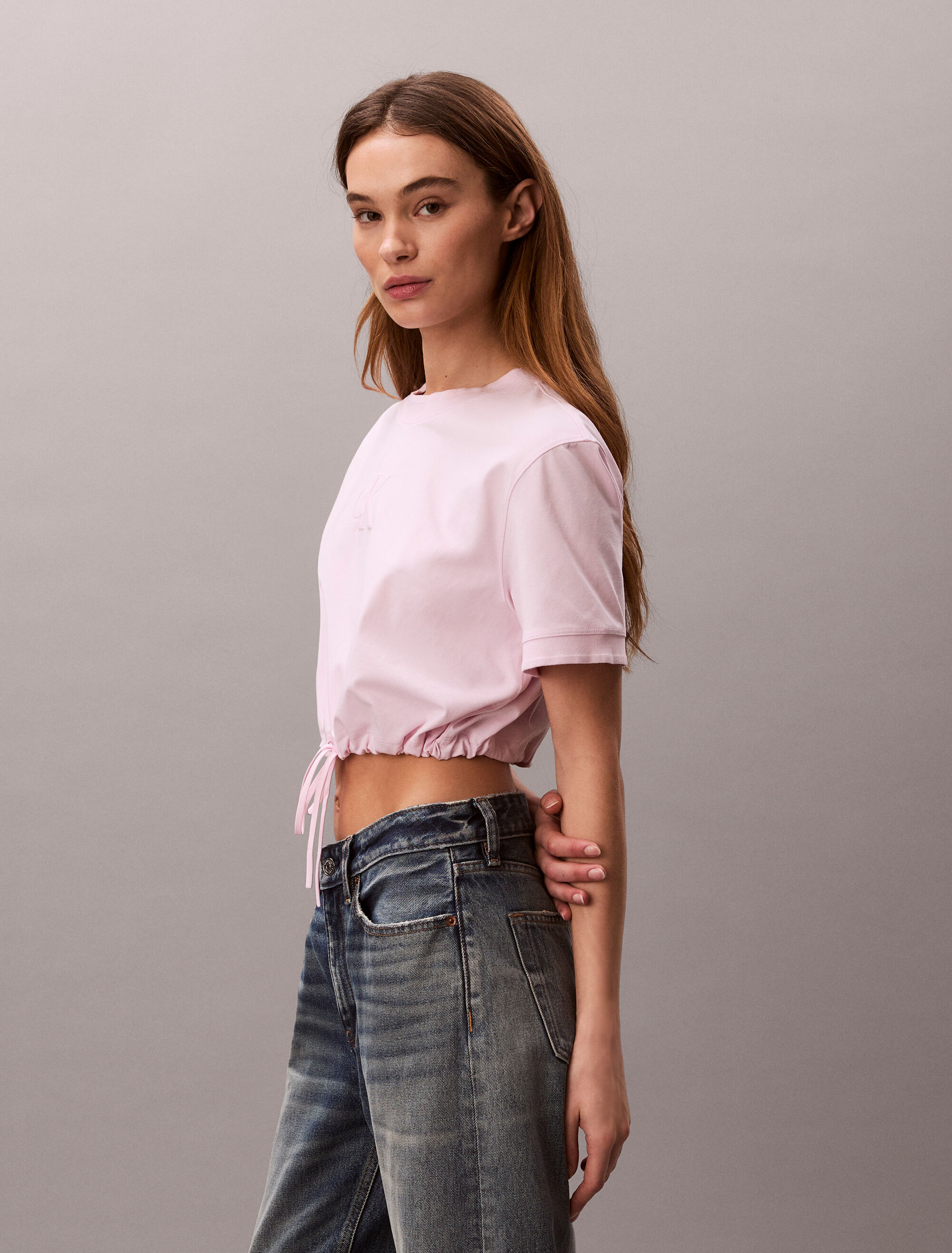 Cropped Tie Waist Logo T-shirt | multi | Calvin Klein Hong Kong