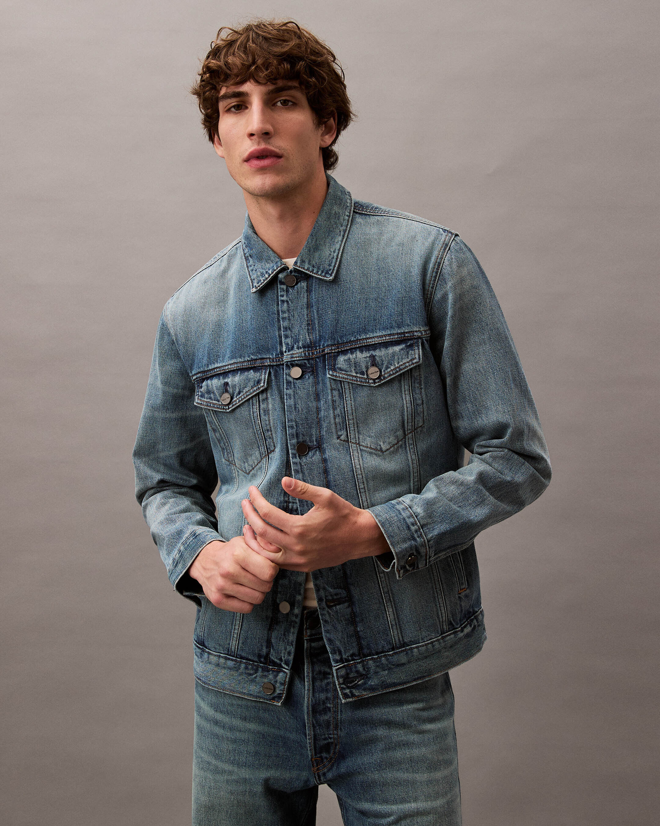 Calvin klein jeans men's classic denim trucker jacket top