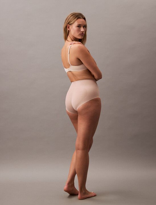 Stay-Put Stretch Brief