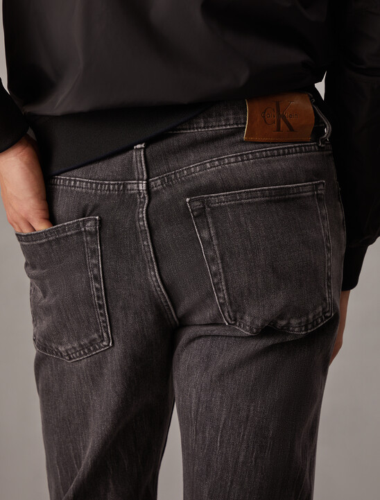 Straight Jeans