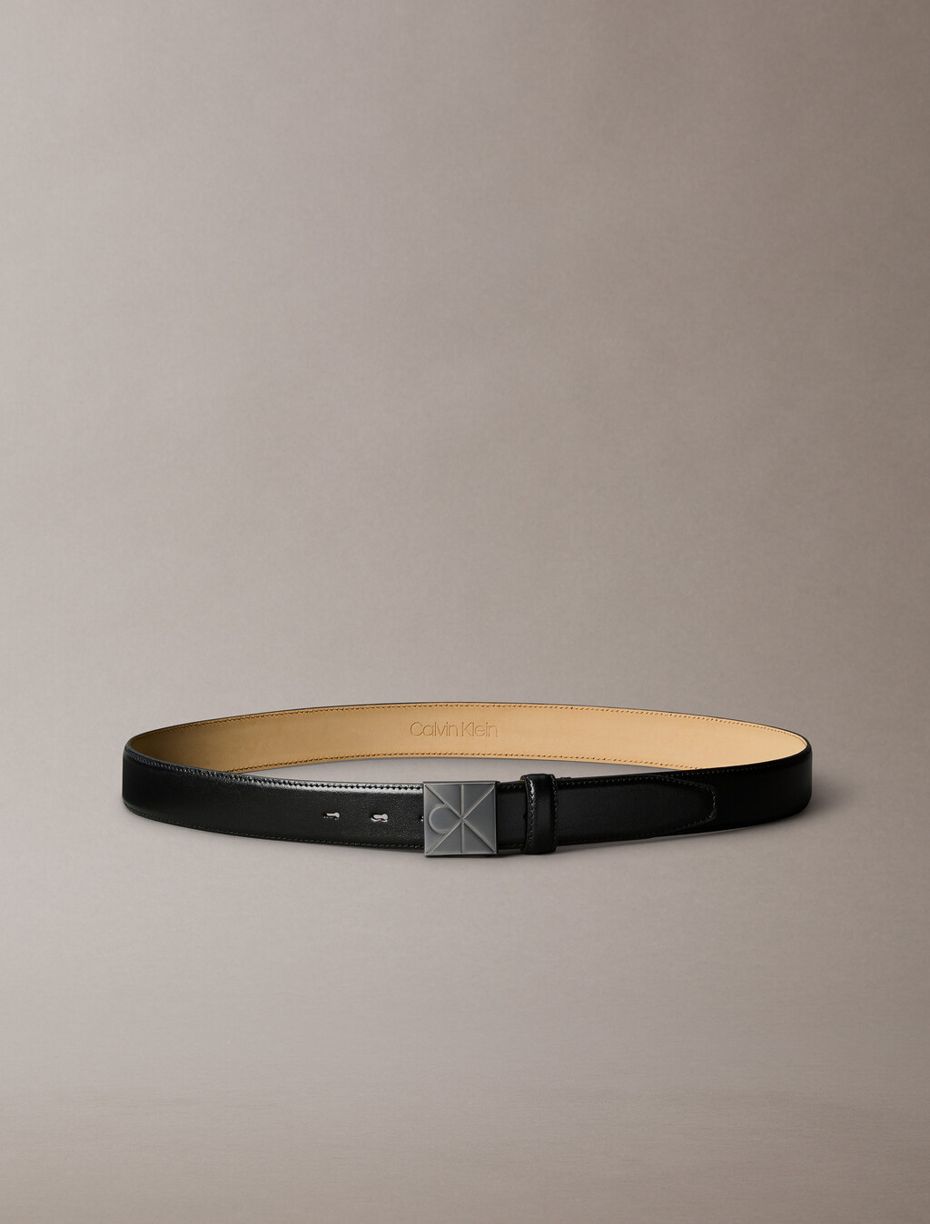 Full-Grain Leather Logo Plaque Buckle Belt, Black / Matte Gunmetal, hi-res