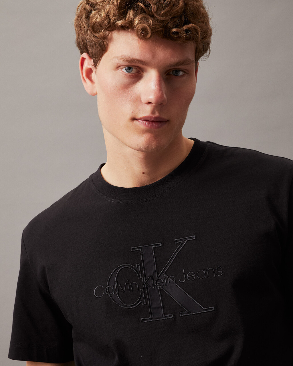 Tonal Monogram T-shirt | black | Calvin Klein Hong Kong